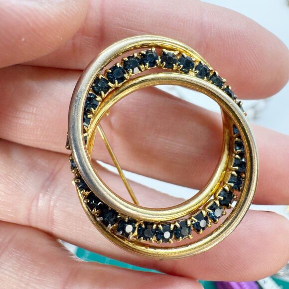 Vintage Blue Rhinestone Gold tone  Interlocking Circle Pin Brooch Pin - Picture 9 of 9